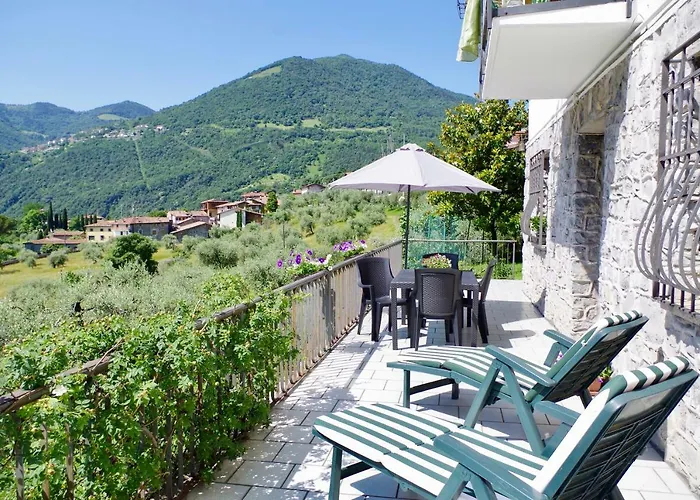 Semesterbostad Casa Emilia Riva di Solto