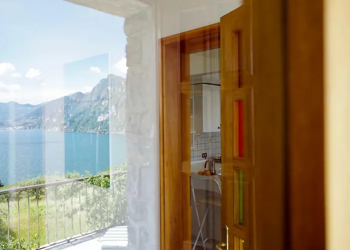 Casa Emilia Semesterbostad Riva di Solto